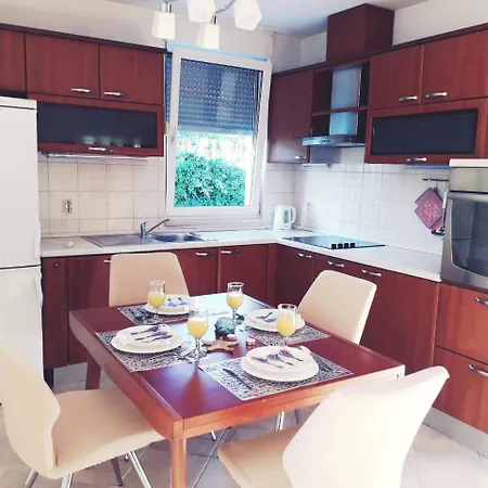 Leonarda Apartament Kaštela